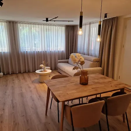 B Post , Freshly Renovated, Location Near Interlaken Apartment *