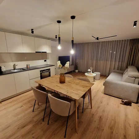 B Post , Freshly Renovated, Location Near Interlaken Apartment