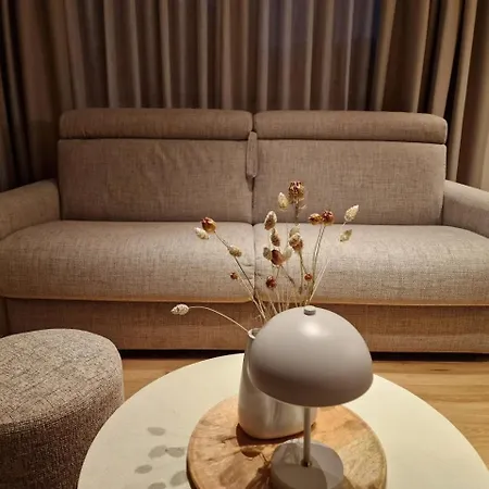 Apartment B Post , Freshly Renovated, Location Near Interlaken *
