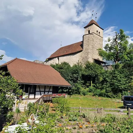 B Post , Freshly Renovated, Location Near Interlaken Apartment *